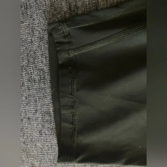 Lululemon Align 8” short - size 6 - Olive green - Picture 4 of 6